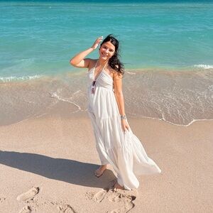 Elegant White Maxi Dress